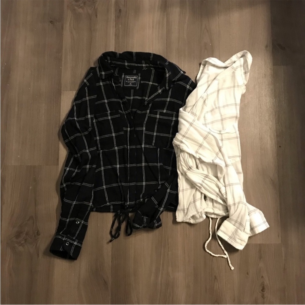 Bundle of 2 Abercrombie Cropped Blouse Size XS